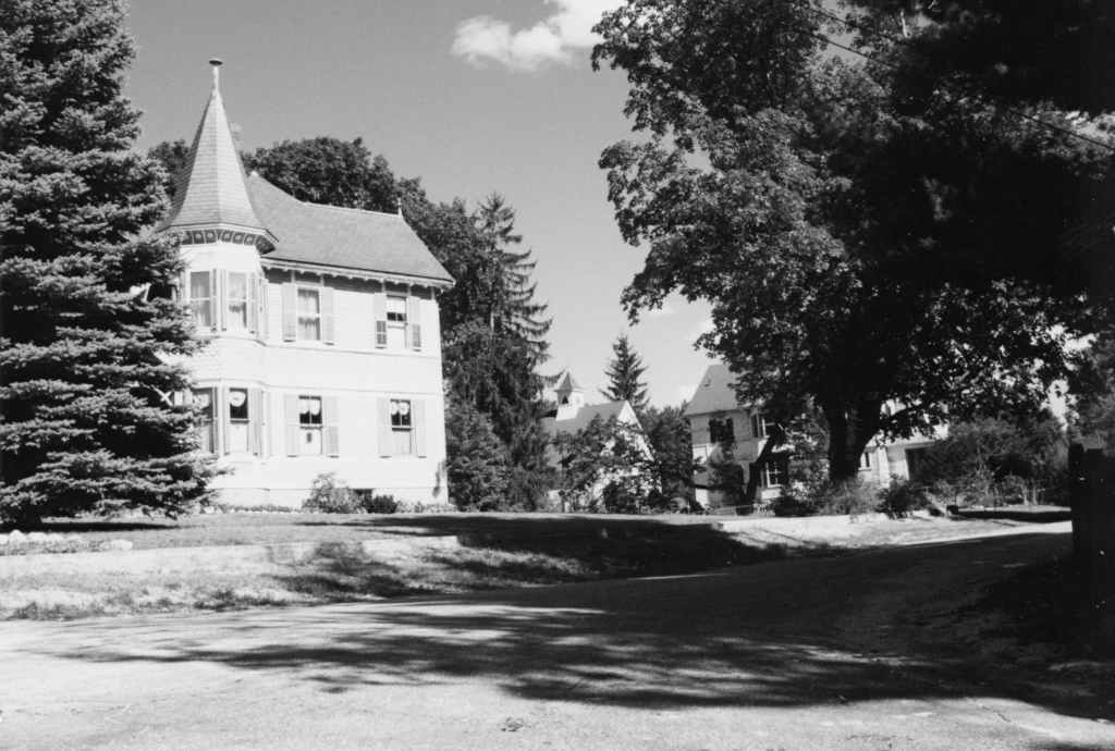 [Hutchins House with Taft House in background, 1995]