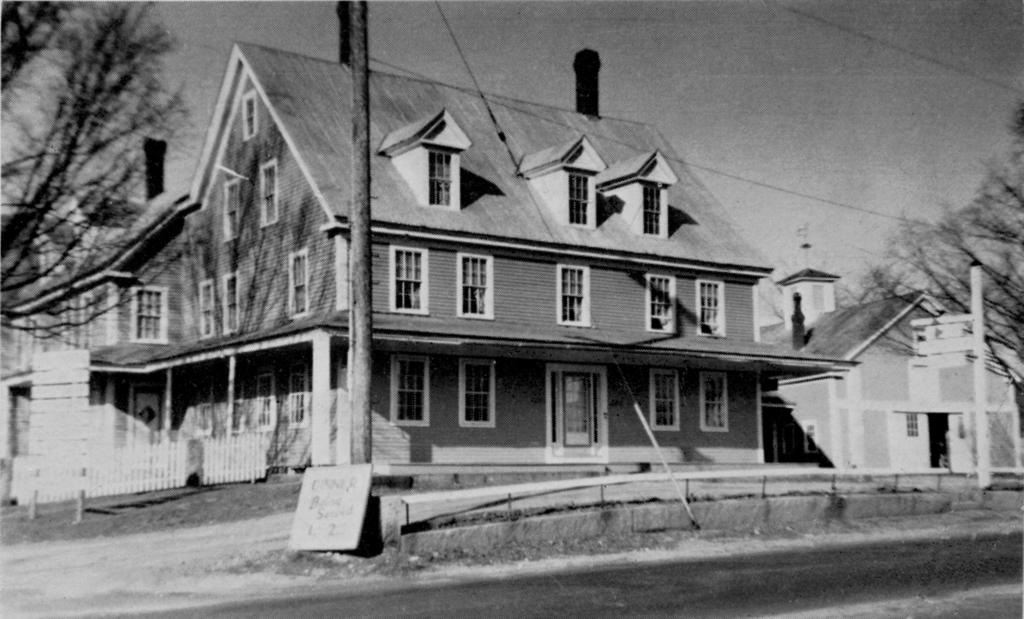 [Red Coach Inn]