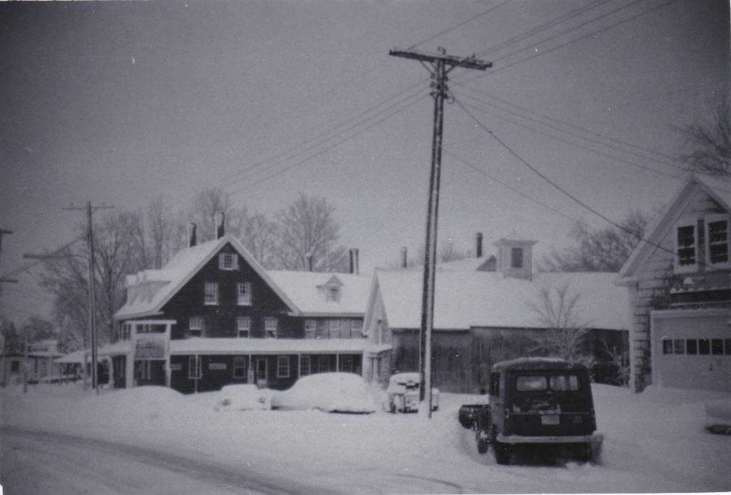 [Union Hotel in 1964]